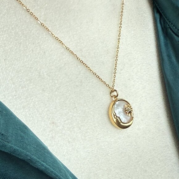 Passport Philosophy Moon and Star Shell Pendant - Picture 7 of 7